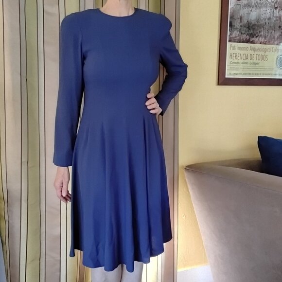 Purple long-sleeved dress with flare skirt. Really fun for dancing! size 6 - Picture 1 of 4